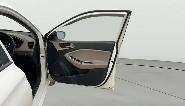 2016 Hyundai Elite i20 ASTA 1.2 (O), CNG, Manual, 70,409 km, RHS Front Door