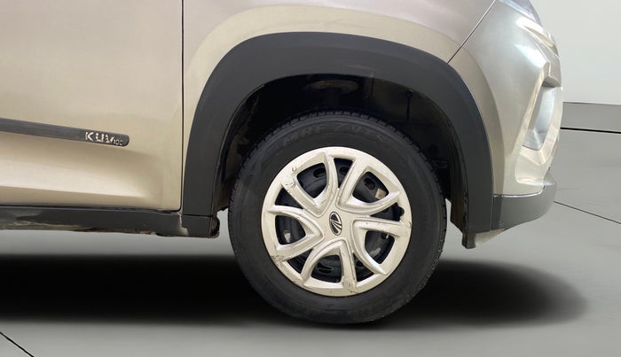 2017 Mahindra KUV 100 NXT K4+ P 6 STR, Petrol, Manual, 35,751 km, Right Front Wheel