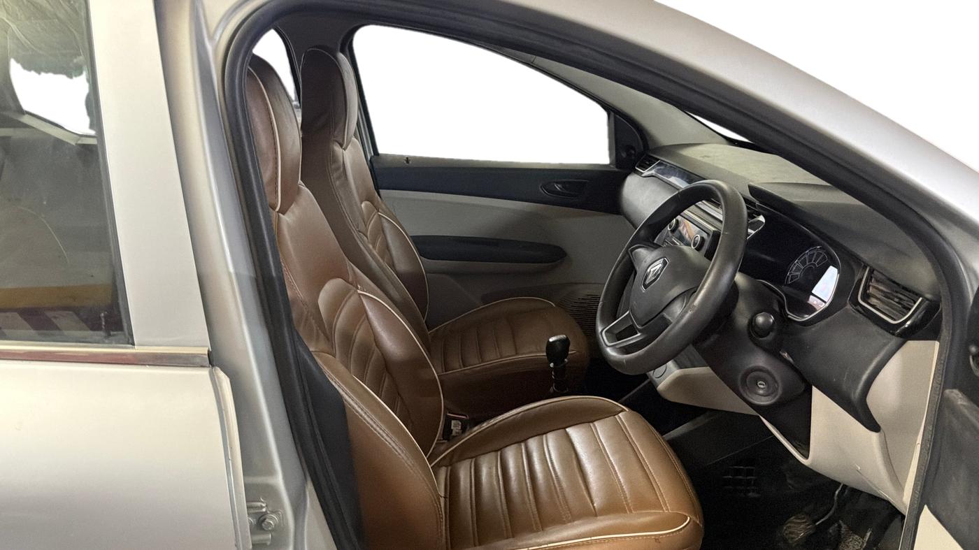 2020 Renault TRIBER RXL MT, Petrol, Manual, 77,859 km, Right Side Front Door Cabin