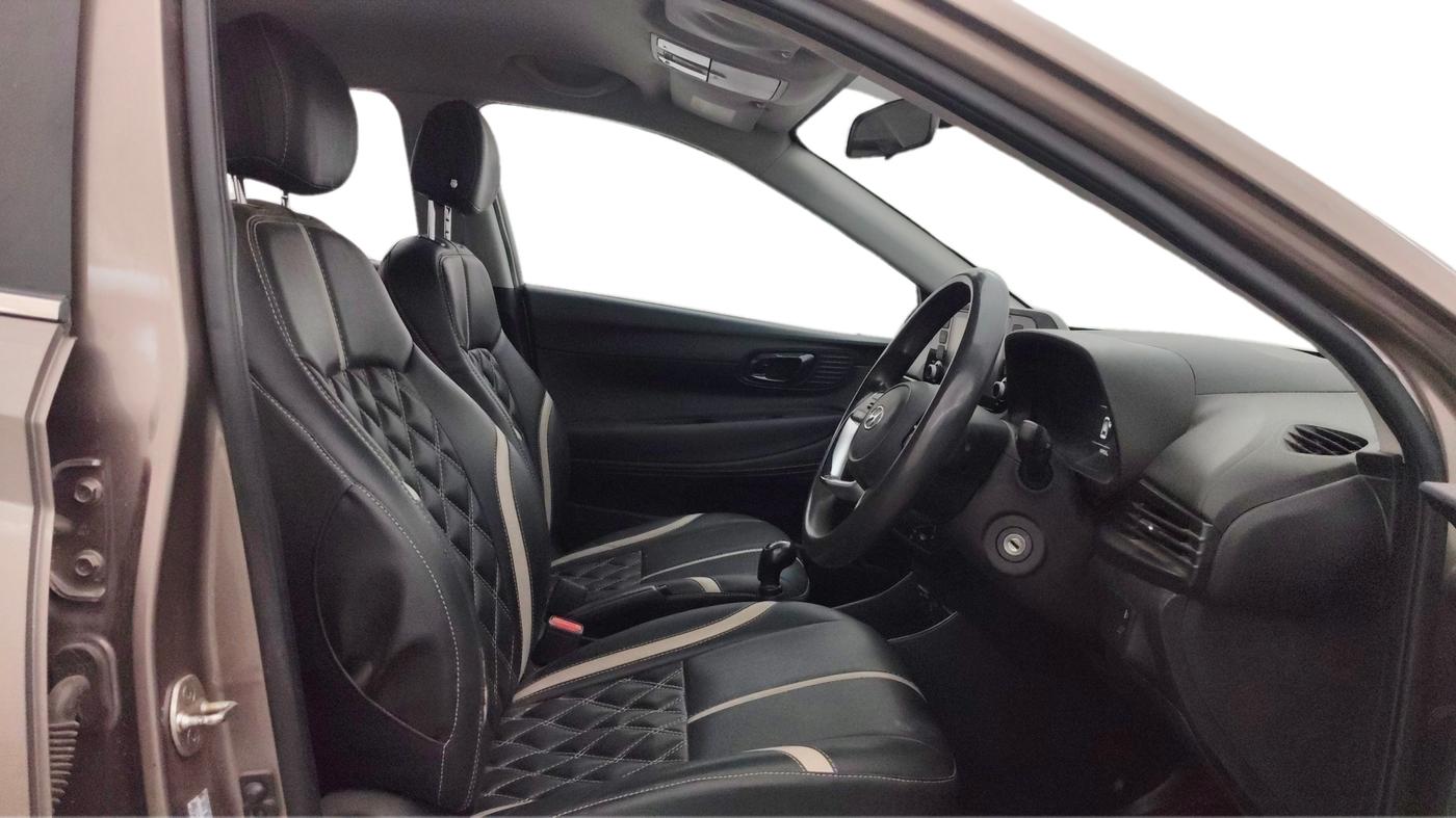2021 Hyundai NEW I20 SPORTZ 1.2 MT, Petrol, Manual, 1,49,932 km, Right Side Front Door Cabin