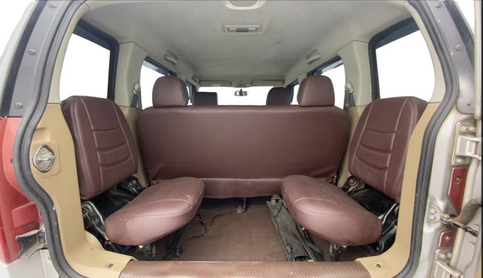 2016 Mahindra TUV300 T8, Diesel, Manual, 1,19,569 km, Third Seat Row ( optional )