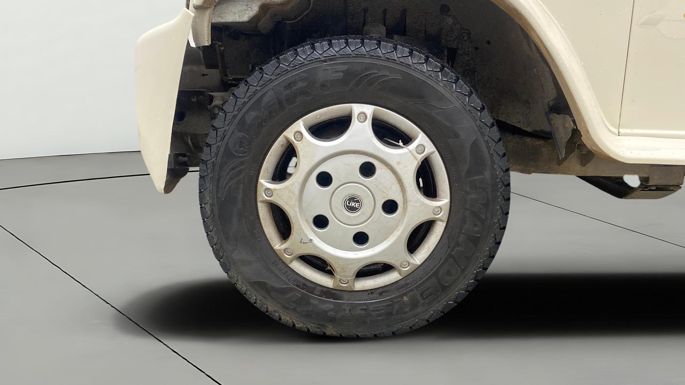 2014 Mahindra Bolero ZLX BS IV, Diesel, Manual, 83,796 km, Left Front Wheel