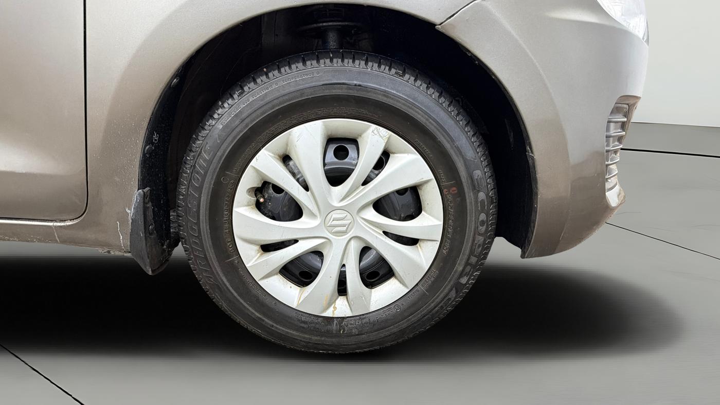 2021 Maruti Swift VXI AMT, Petrol, Automatic, 44,956 km, Right Front Wheel