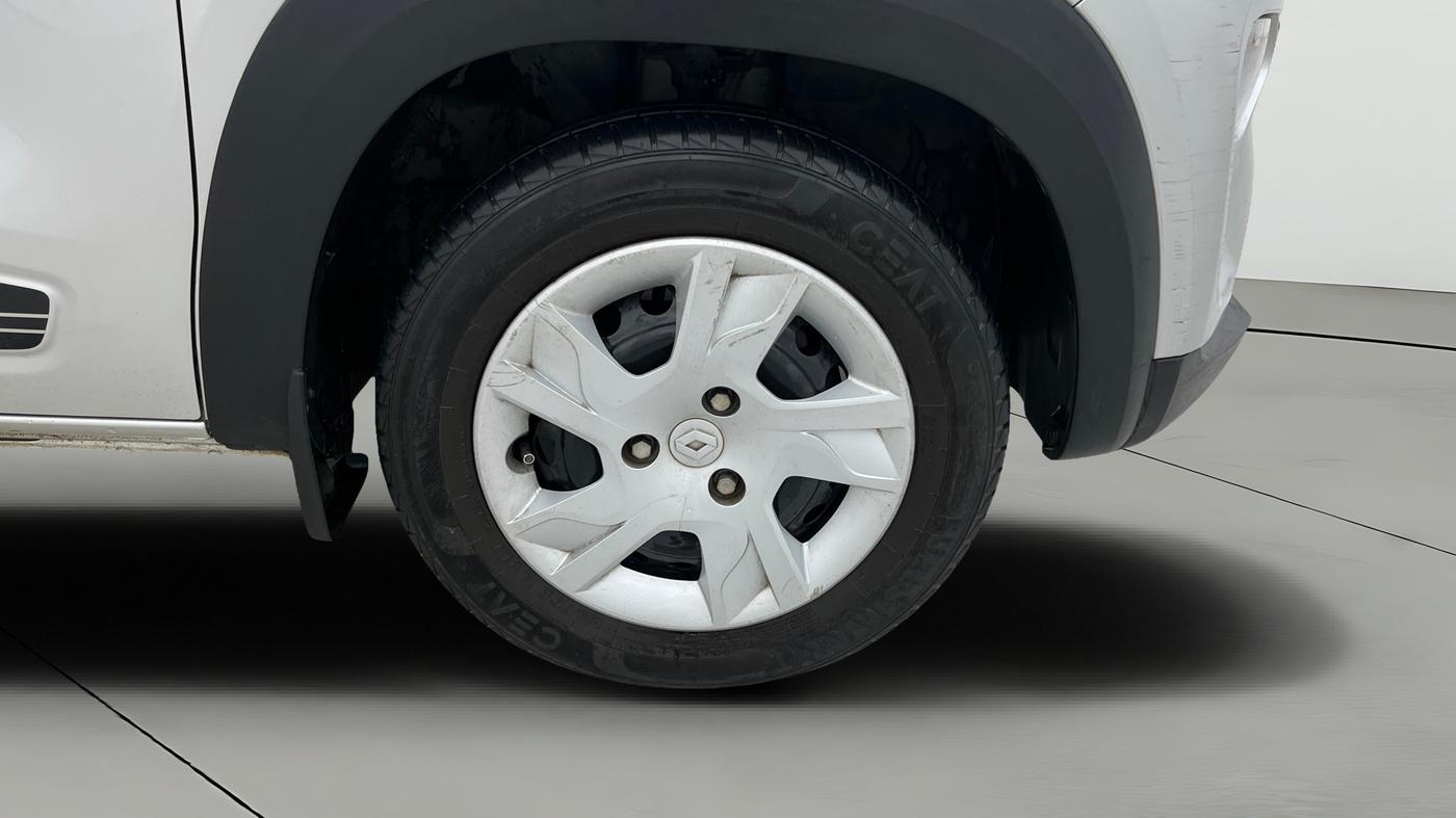 2022 Renault Kwid RXT 1.0 AMT (O), Petrol, Automatic, 26,843 km, Right Front Wheel