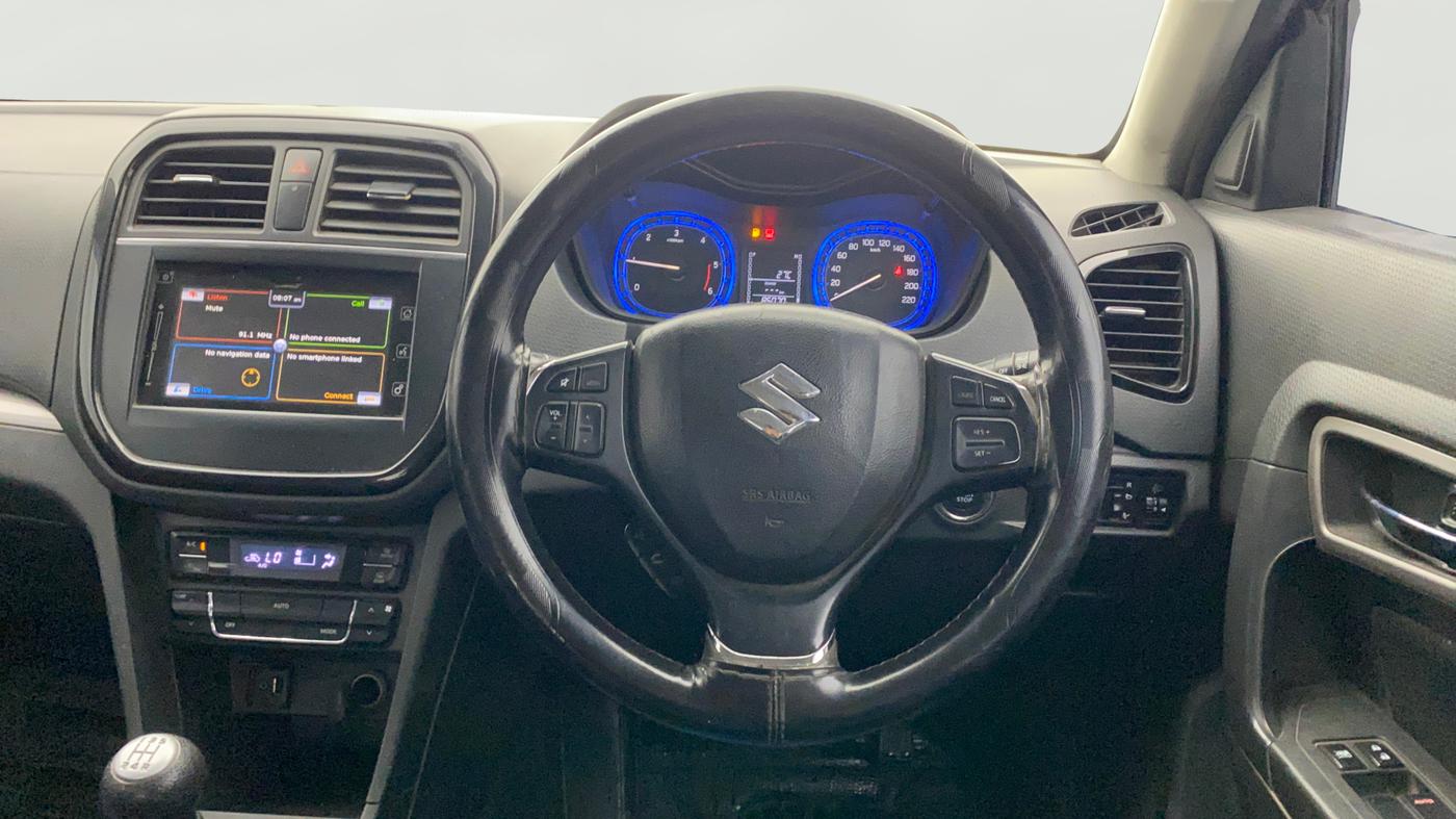 2016 Maruti Vitara Brezza ZDI PLUS DUAL TONE, Diesel, Manual, 85,011 km, Steering Wheel Close Up