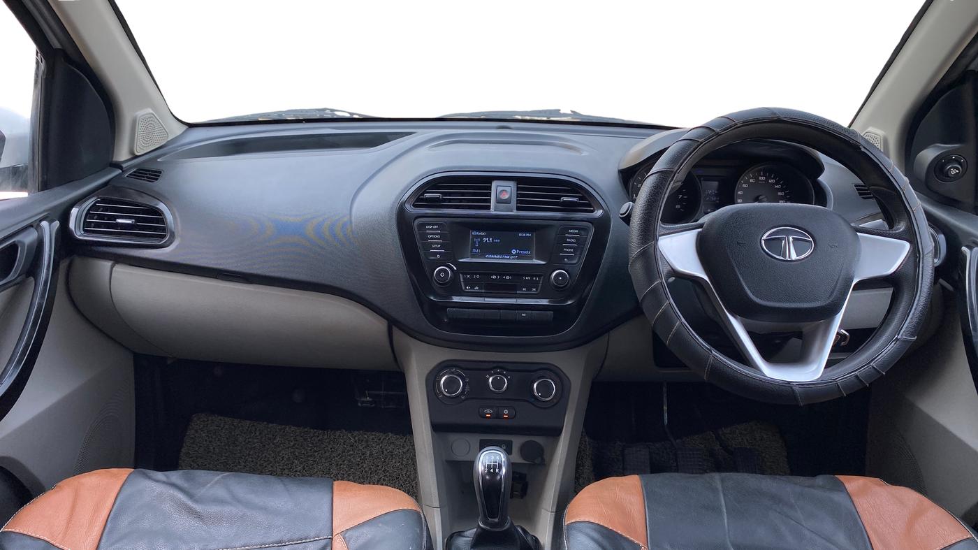 2017 Tata Tiago XT PETROL, Petrol, Manual, 27,057 km, Dashboard