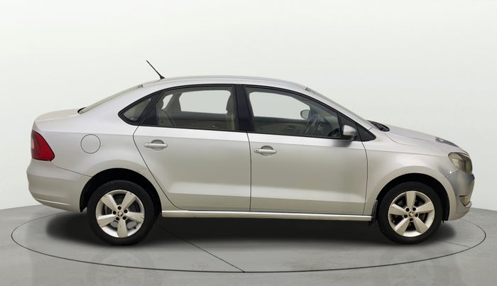 2015 Skoda Rapid AMBITION 1.6 MPI MT, Petrol, Manual, 1,43,066 km, Right Side View