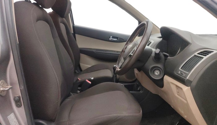 2013 Hyundai i20 SPORTZ 1.2, Petrol, Manual, 78,058 km, Right Side Front Door Cabin