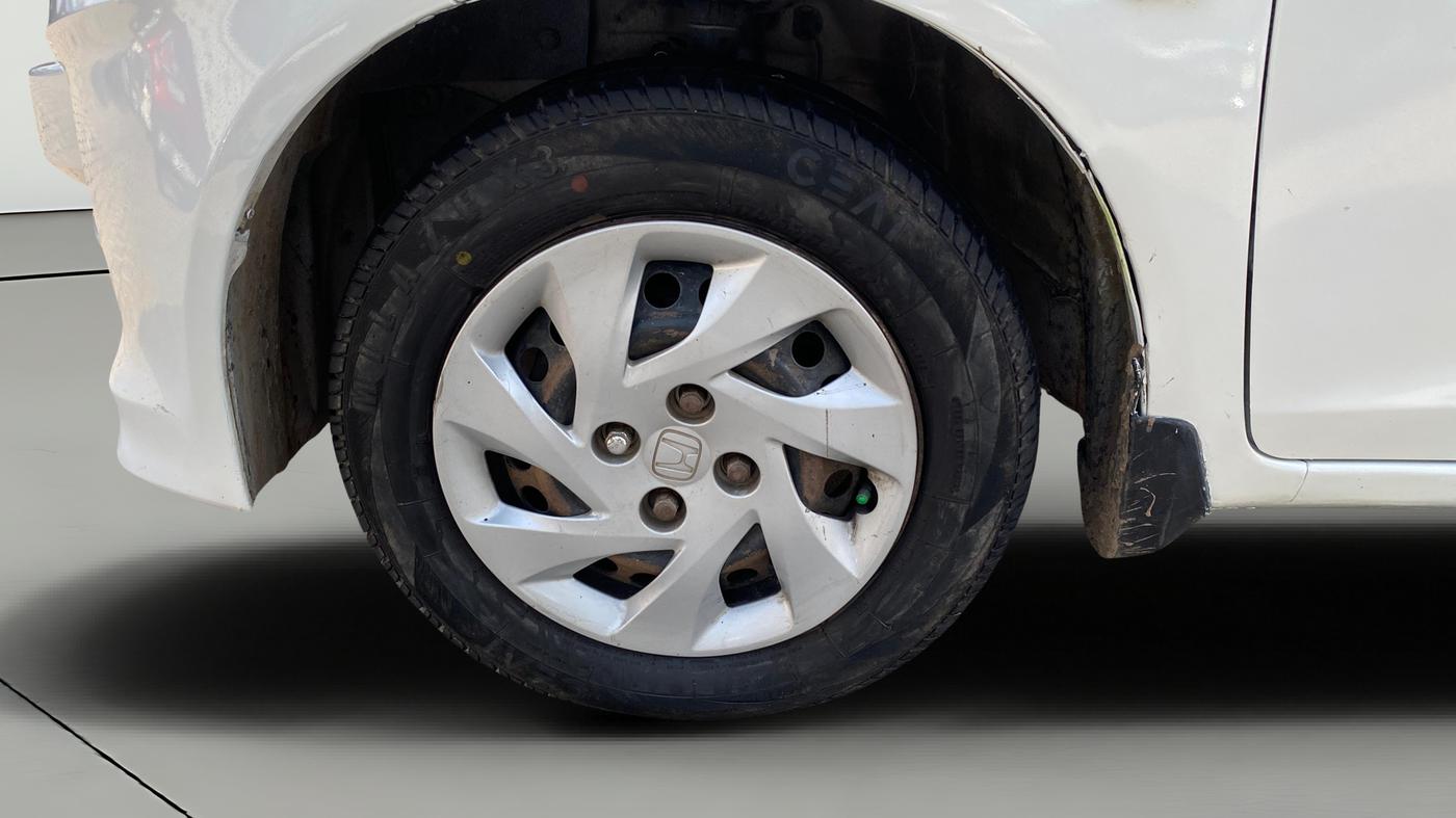 2015 Honda Amaze 1.5L I-DTEC S, Diesel, Manual, 1,45,250 km, Left Front Wheel