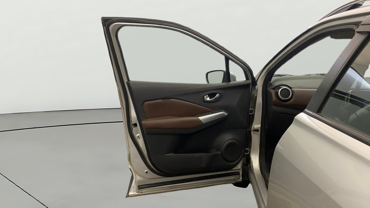 2019 Nissan Kicks XL 1.5, Petrol, Manual, 74,700 km, LHS Front Door