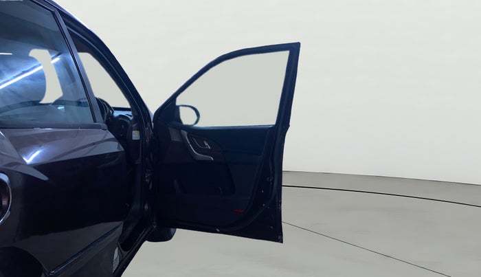 2014 Mahindra XUV500 W8, Diesel, Manual, 85,083 km, RHS Front Door