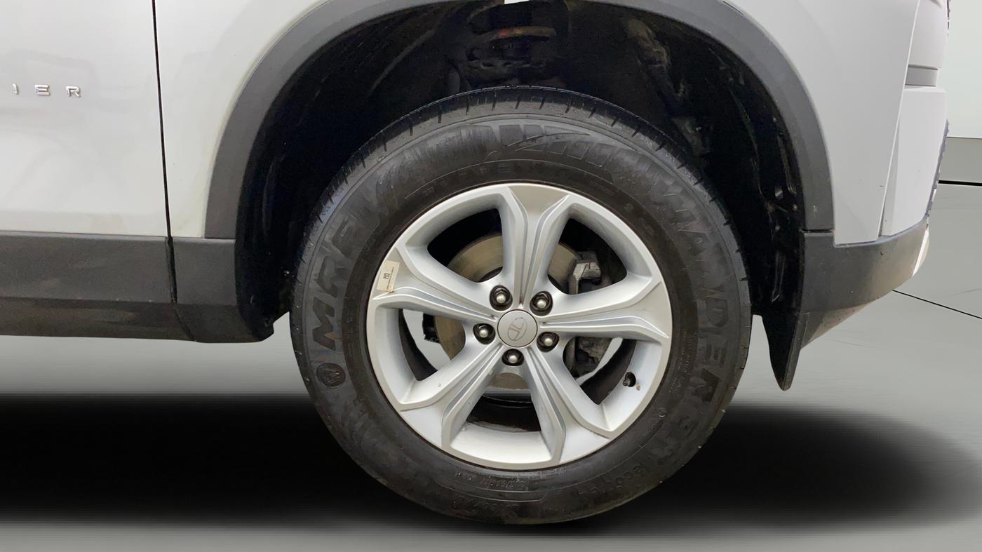 2024 Tata Harrier PURE (O), Diesel, Manual, 7,827 km, Right Front Wheel