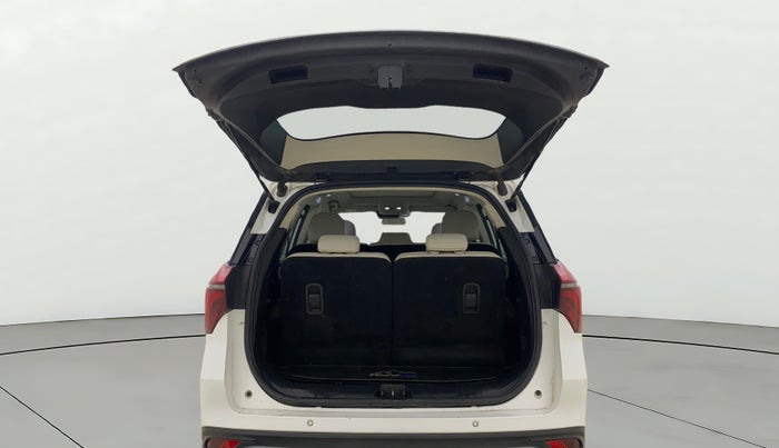 2021 Mahindra XUV700 AX 7 LUXURY D AT 7 STR, Diesel, Automatic, 1,00,162 km, Boot Door Open