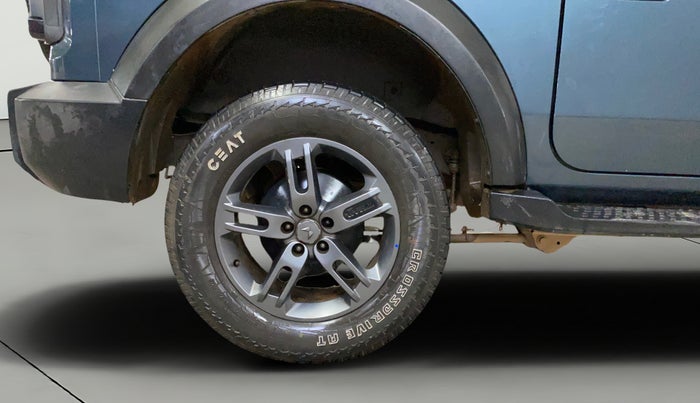 2023 Mahindra Thar LX HT PETROL 4WD MT, Petrol, Manual, 64,139 km, Right Rear Wheel