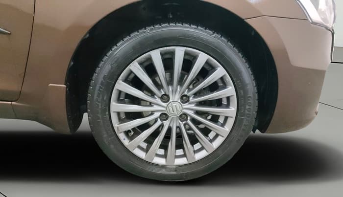 2018 Maruti Ciaz ALPHA  AT 1.4  PETROL, Petrol, Automatic, 1,19,600 km, Right Front Wheel