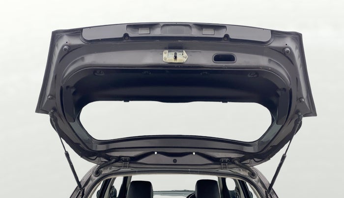 2017 Maruti Swift VDI, Diesel, Manual, 99,975 km, Boot Door Open