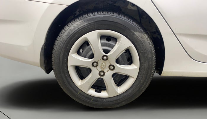 2012 Hyundai Verna FLUIDIC 1.6 VTVT EX, Petrol, Manual, 37,666 km, Right Rear Wheel