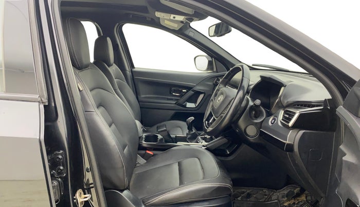 2022 Tata Harrier XZ PLUS 2.0L DARK EDITION, Diesel, Manual, 76,852 km, Right Side Front Door Cabin