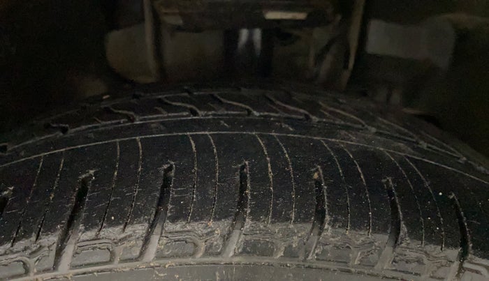 2017 Tata Tiago XZ PETROL, Petrol, Manual, 99,110 km, Right Front Tyre Tread