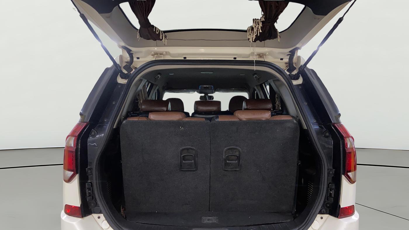 2020 Mahindra XUV500 W7, Diesel, Manual, 30,472 km, Boot Open Zoomed View