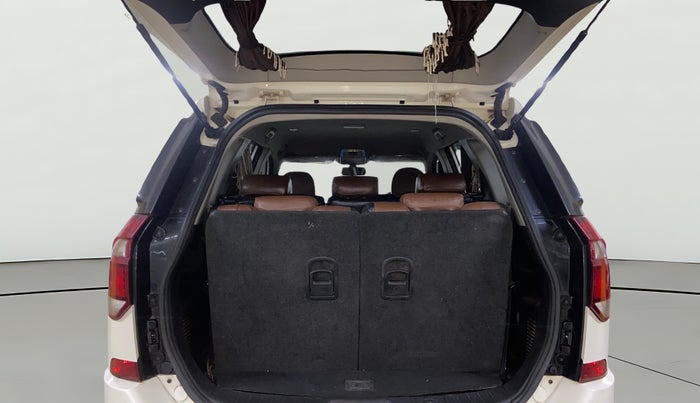 2020 Mahindra XUV500 W7, Diesel, Manual, 30,379 km, Boot Open Zoomed View