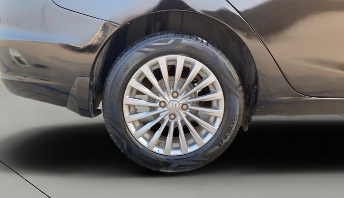 2015 Maruti Ciaz ZDI+ SHVS, Diesel, Manual, 72,810 km, Right Rear Wheel