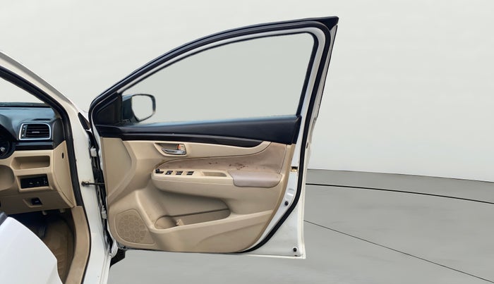 2016 Maruti Ciaz VXI+, Petrol, Manual, 95,901 km, RHS Front Door