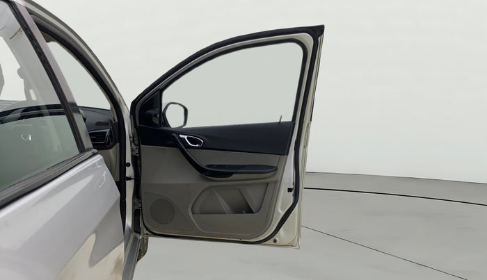 2017 Tata Tiago XZ PETROL, Petrol, Manual, 58,548 km, RHS Front Door