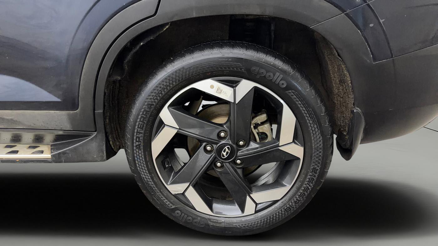2022 Hyundai ALCAZAR 2.0 SIGNATURE (O) AT 6STR, Petrol, Automatic, 40,786 km, Left Rear Wheel