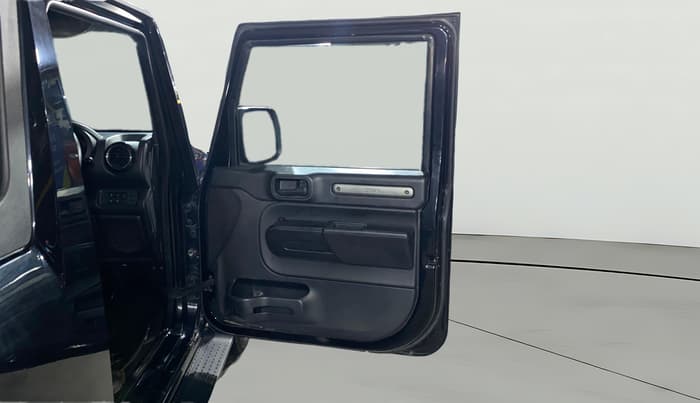 2021 Mahindra Thar LX PETROL HT 4WD AT, Petrol, Automatic, 69,333 km, RHS Front Door