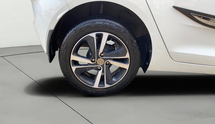 2023 Tata ALTROZ XZ PLUS PETROL, Petrol, Manual, 10,089 km, Right Rear Wheel