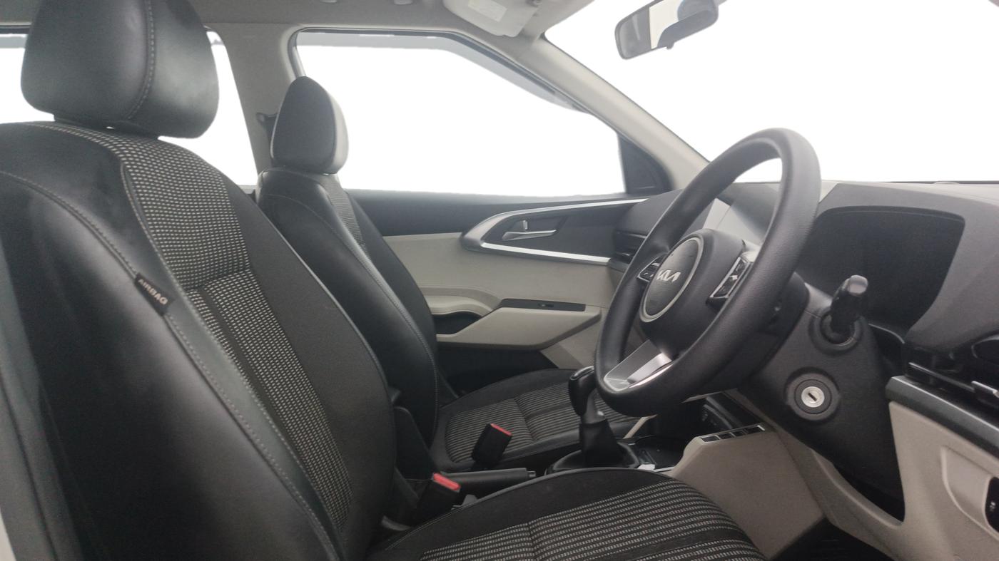 2023 KIA CARENS PRESTIGE 1.5 PETROL 7 STR, Petrol, Manual, 65,293 km, Right Side Front Door Cabin