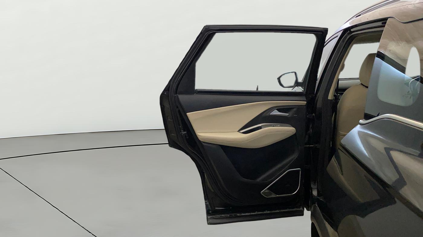 2023 MG HECTOR SAVVY PRO 1.5 TURBO CVT PETROL, Petrol, Automatic, 1,00,868 km, LHS Rear Door