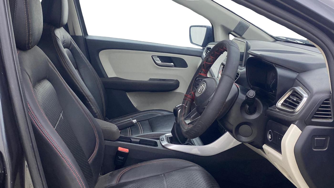 2021 Tata ALTROZ XZ DIESEL, Diesel, Manual, 60,573 km, Right Side Front Door Cabin
