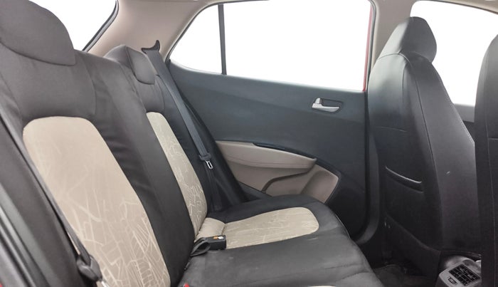 2017 Hyundai Grand i10 SPORTZ (O) 1.2 KAPPA VTVT, Petrol, Manual, 38,539 km, Right Side Rear Door Cabin