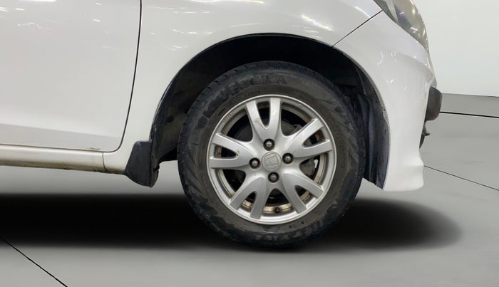 2015 Honda Brio VX MT, Petrol, Manual, 80,904 km, Right Front Wheel