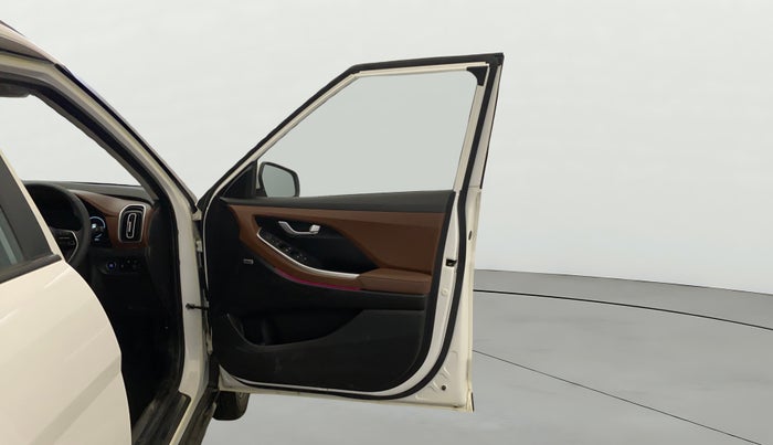 2023 Hyundai ALCAZAR PLATINUM 1.5 TURBO PETROL MT 7STR, Petrol, Manual, 2,045 km, RHS Front Door