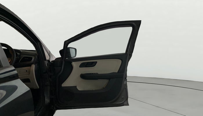 2022 Tata ALTROZ XE PETROL, Petrol, Manual, 45,892 km, RHS Front Door