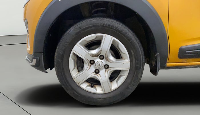 2019 Renault TRIBER RXZ, Petrol, Manual, 37,303 km, Left Front Wheel