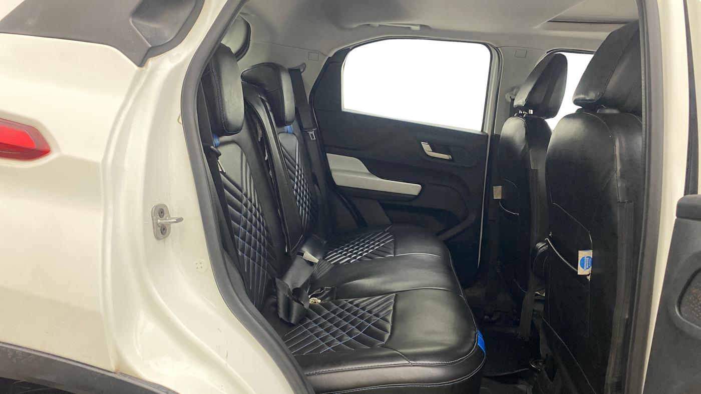 2023 Tata PUNCH Creative Dual Tone AMT Sunroof , Petrol, Automatic, 28,456 km, Right Side Rear Door Cabin