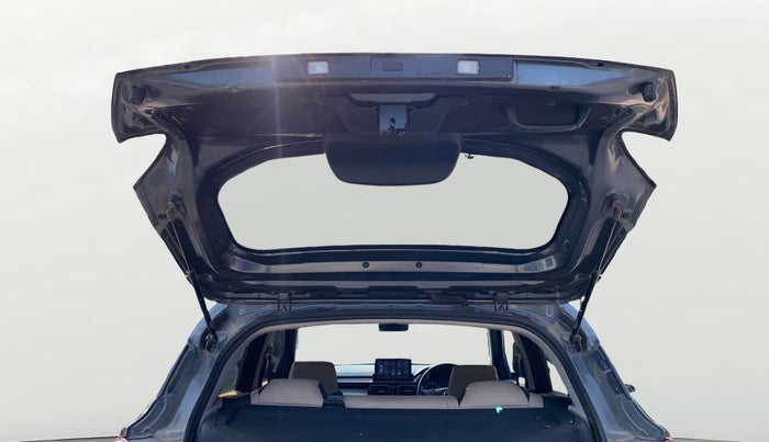 2022 Tata PUNCH PURE MT, Petrol, Manual, 24,174 km, Boot Door Open