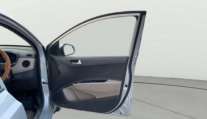 2015 Hyundai Xcent S 1.2, Petrol, Manual, 39,511 km, RHS Front Door