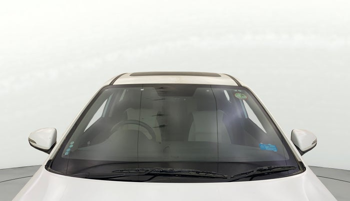 2017 Hyundai Verna 1.6 VTVT SX O, Petrol, Manual, 49,542 km, Front Windshield