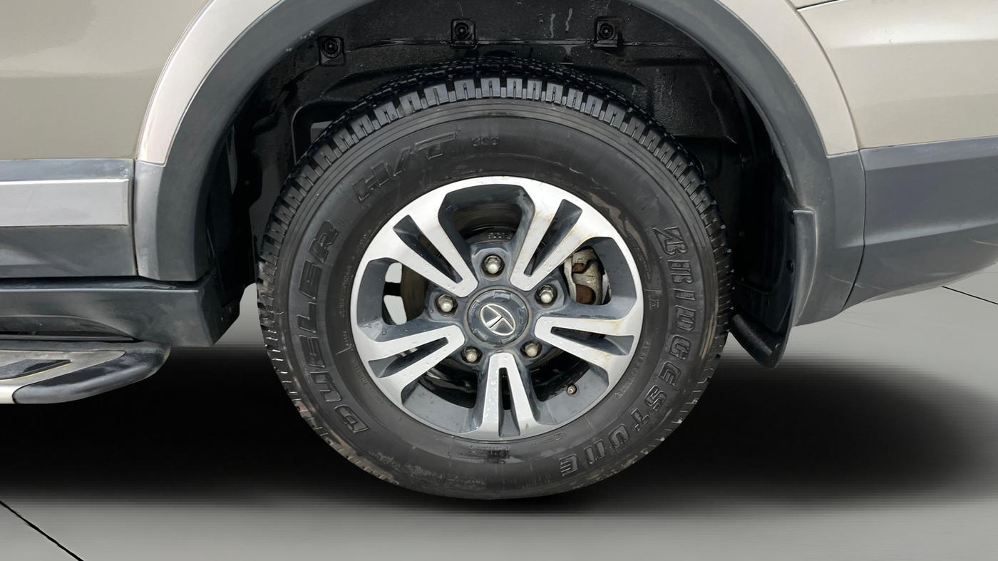 2018 Tata Hexa XMA 4X2 7 STR, Diesel, Automatic, 58,341 km, Left Rear Wheel