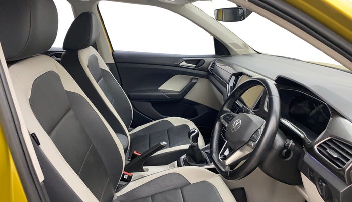 2023 Volkswagen TAIGUN TOPLINE 1.0 TSI MT, Petrol, Manual, 23,978 km, Right Side Front Door Cabin