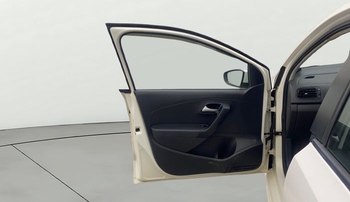 2017 Volkswagen Polo COMFORTLINE 1.2L, Petrol, Manual, 70,942 km, LHS Front Door