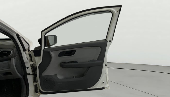 2021 Tata ALTROZ XE PETROL, Petrol, Manual, 54,456 km, RHS Front Door