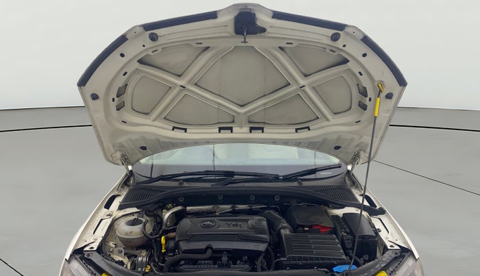 2016 Skoda Octavia STYLE PLUS AT 1.8 TSI, Petrol, Automatic, 63,863 km, Open Bonet