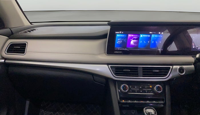 2021 Mahindra XUV700 AX7 Petrol MT 7 STR, Petrol, Manual, 88,529 km, Air Conditioner