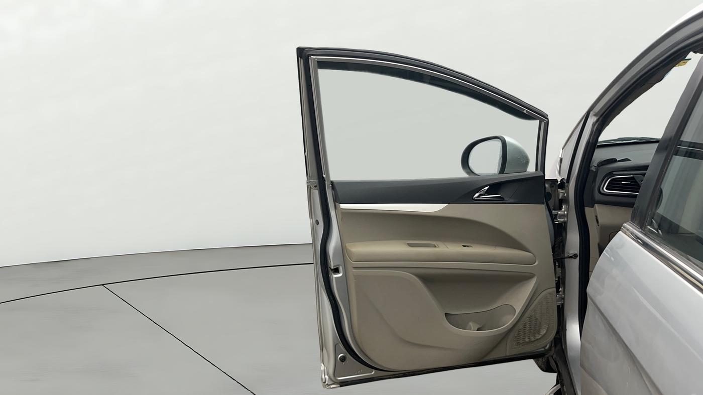 2019 Mahindra MARAZZO M6 7 STR, Diesel, Manual, 1,12,118 km, LHS Front Door